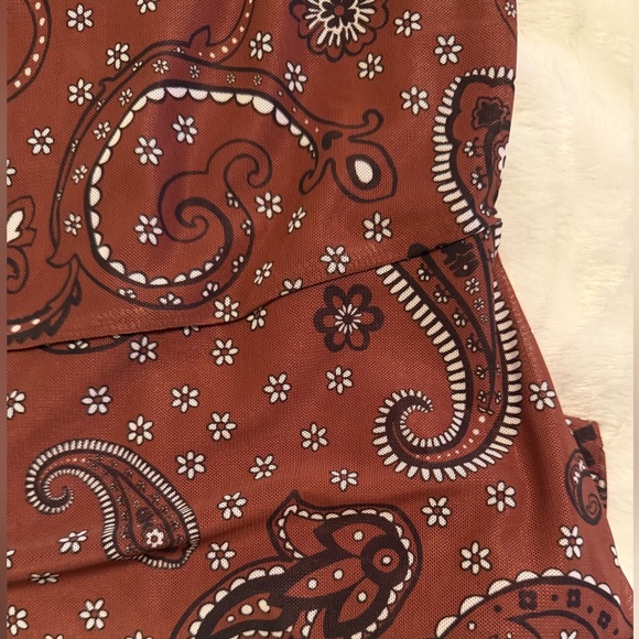 Elegant Brown Paisley Midi Dress - Picture 6 of 10